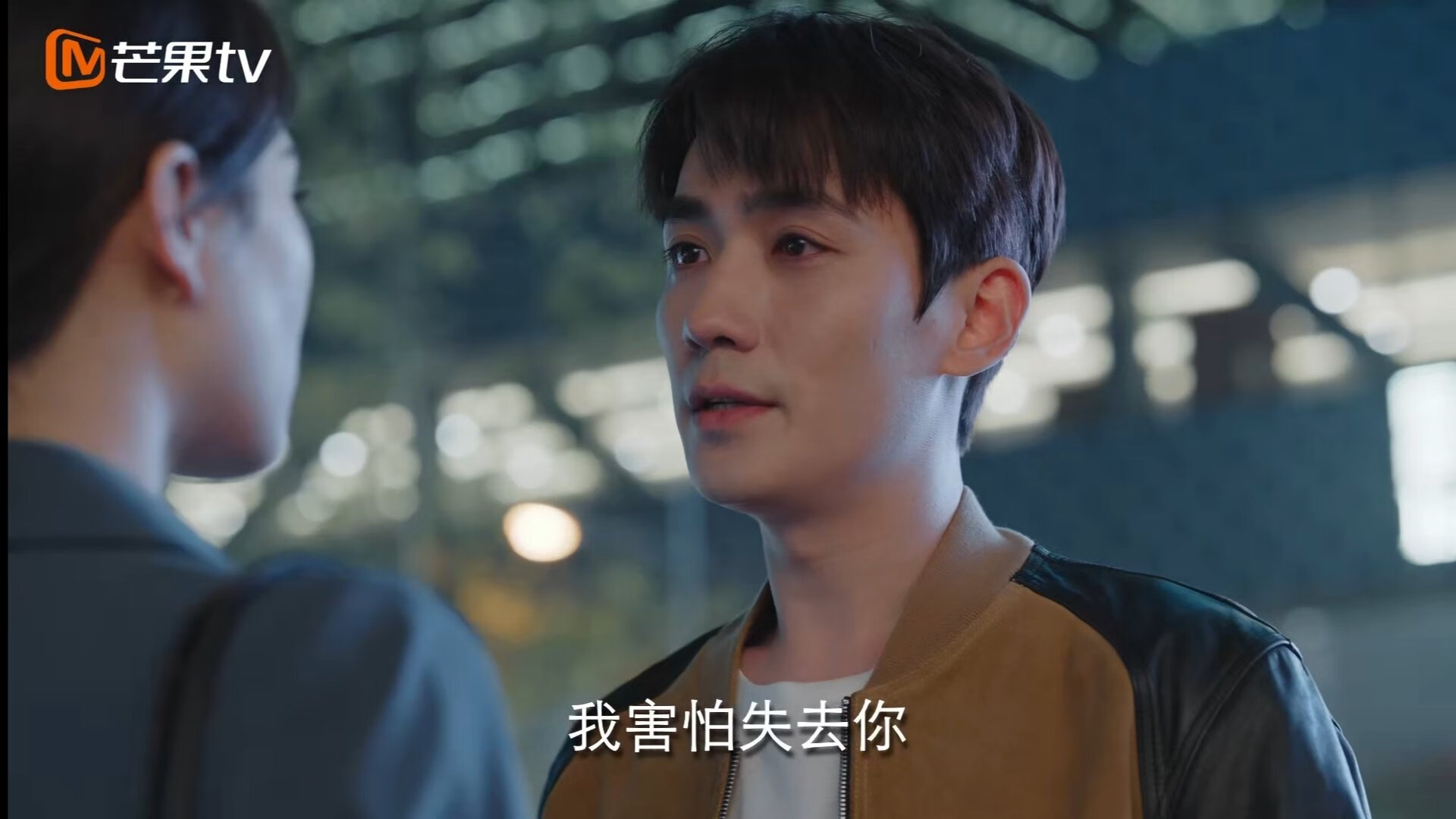 德国男子200米蛙泳选手在预赛中表现出色，晋级半决赛