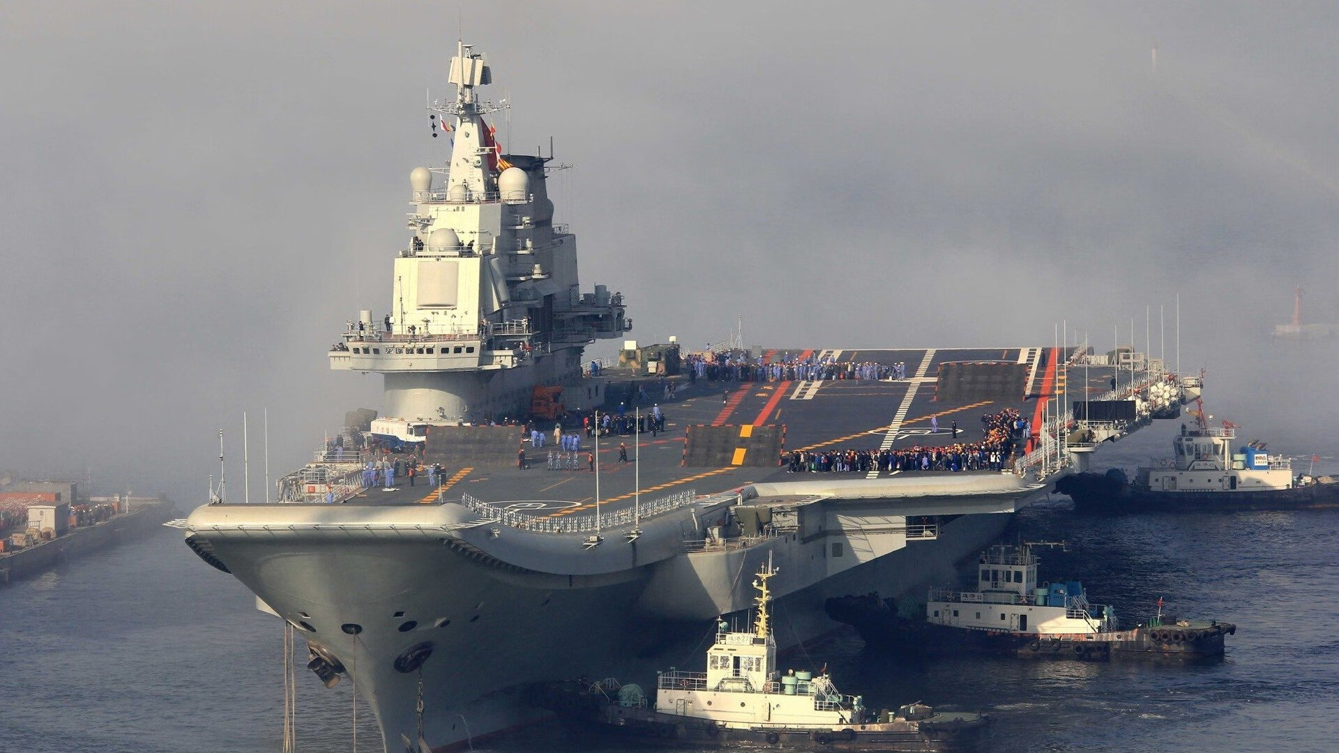 德国男子200米蛙泳选手在预赛中表现出色，晋级半决赛