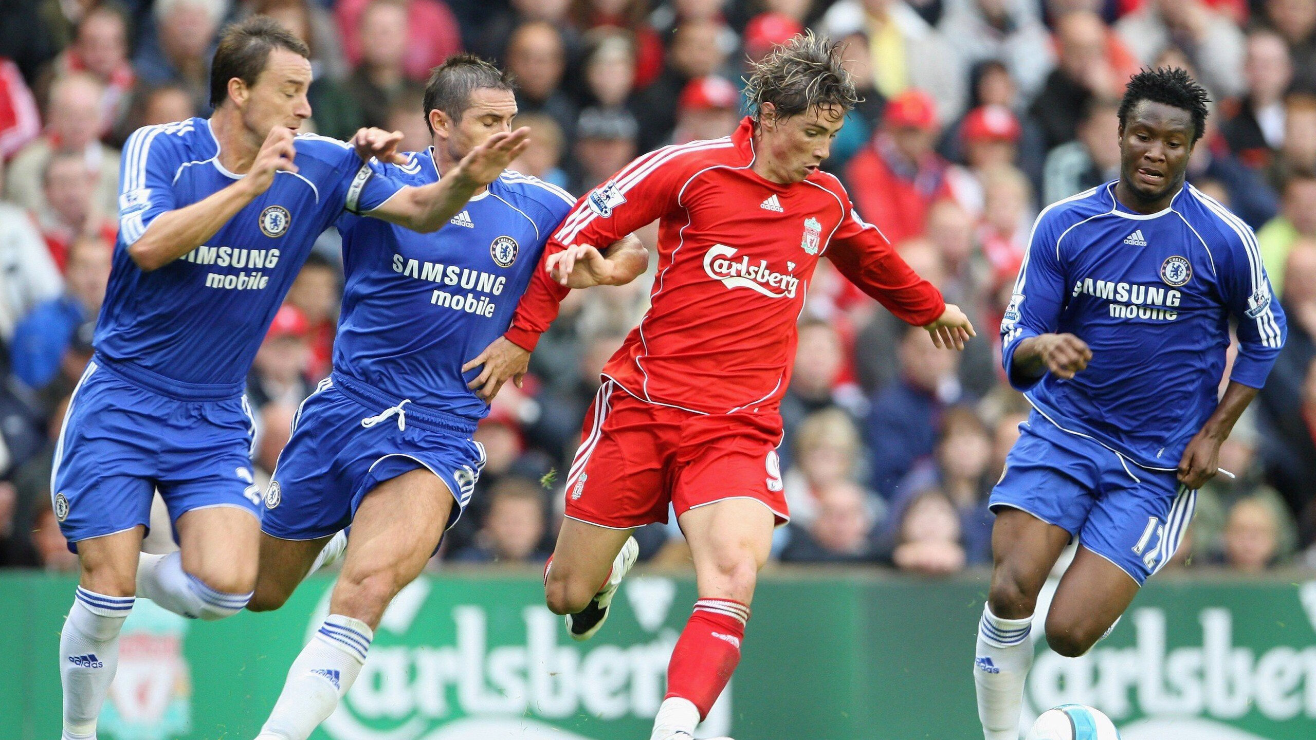 苏炳添与年轻选手交流起跑技术细节，苏炳添的起跑技术